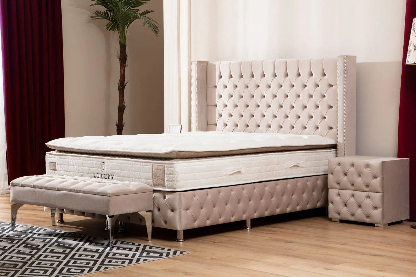 Lit Double Coffre Capitonné En Velours - Clouté Beige